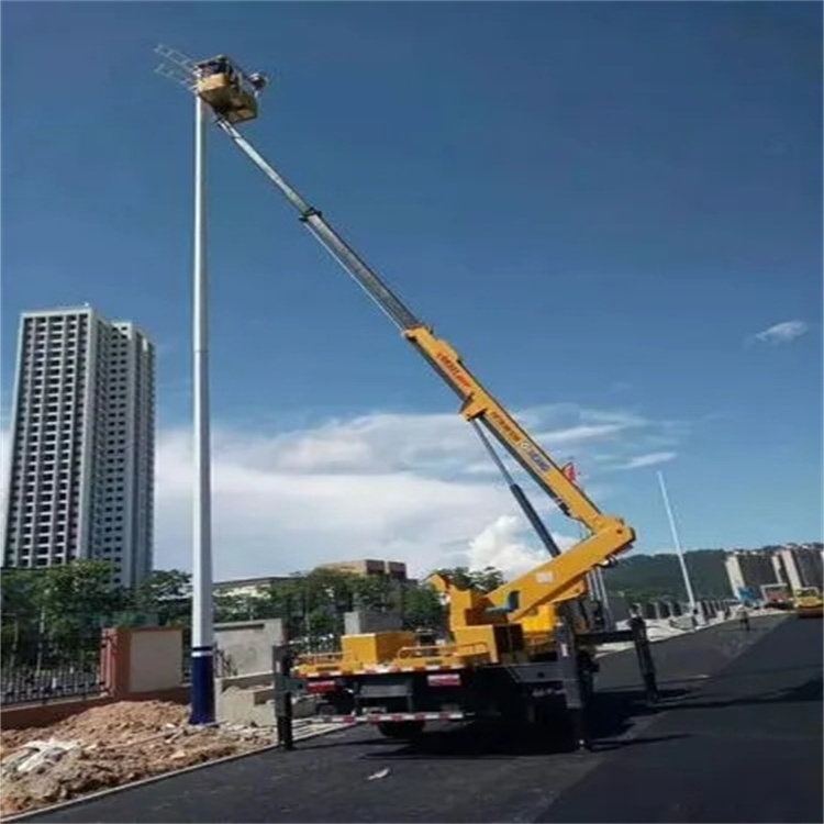 娄星维修路灯的曲臂升降车出租