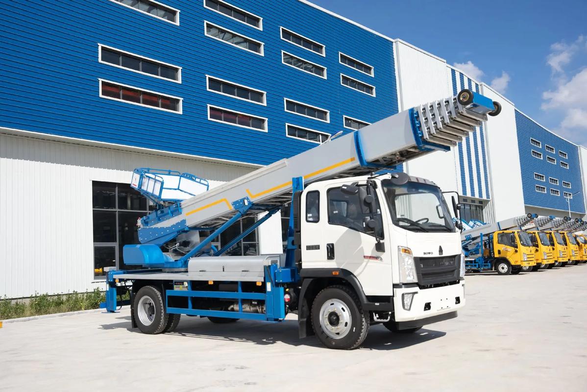 娄星出租云梯车高空作业车 建筑垃圾搬运