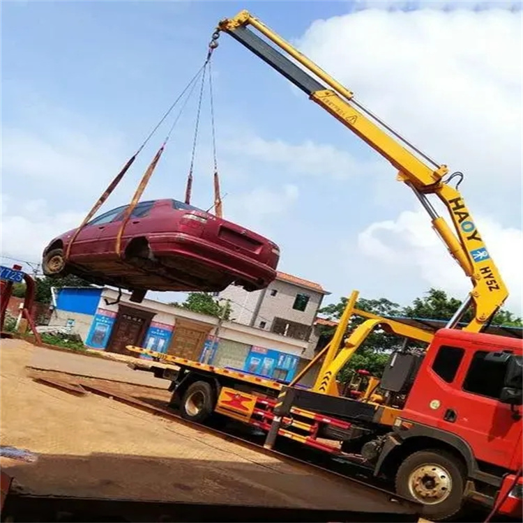 娄星吊车吊汽车的正确方法